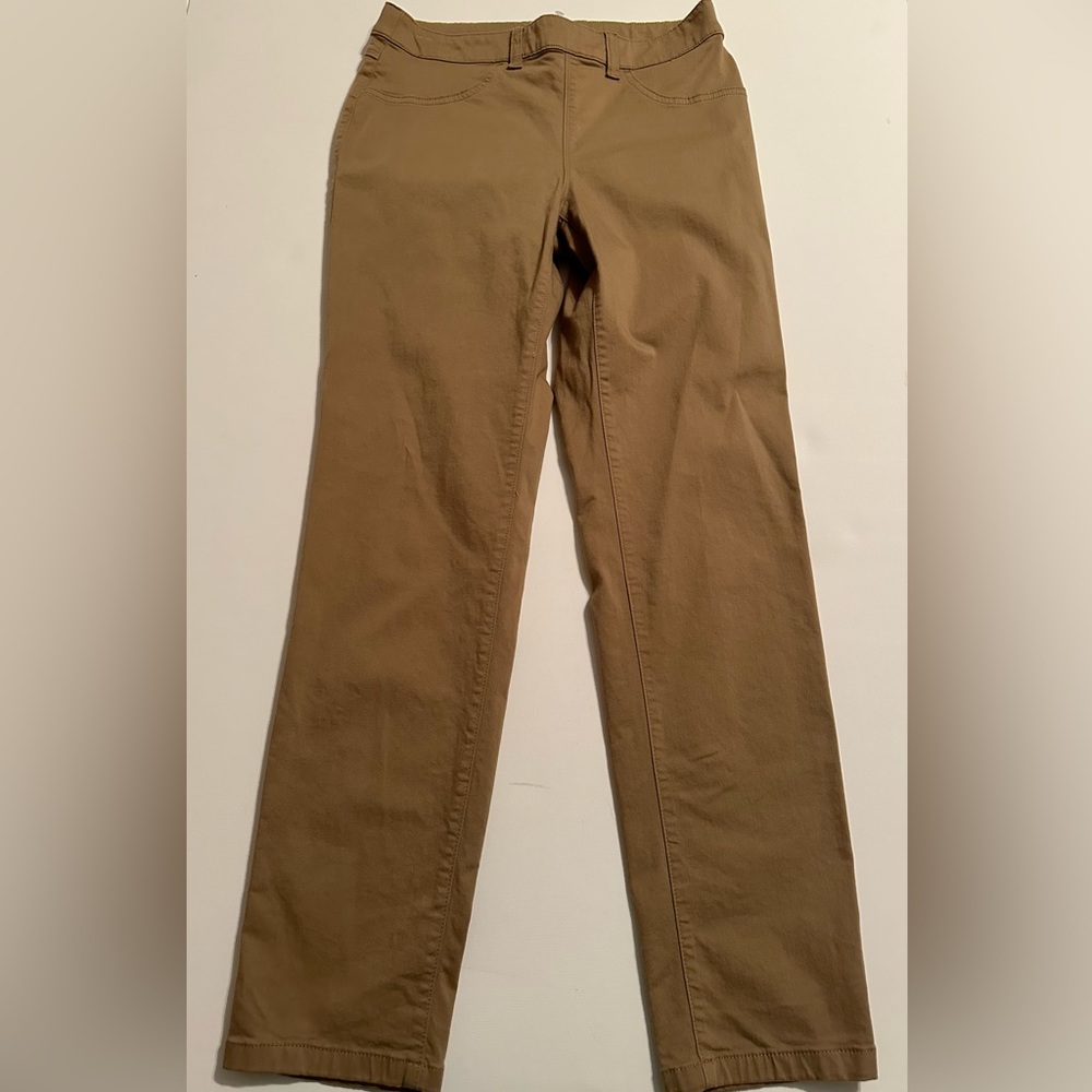 NWOT Orvis Womens Pull on Khaki pants.
